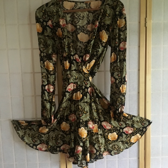 Long Sleeve Mini Dress (Ecoté / Urban Outfitters) - Picture 2 of 4